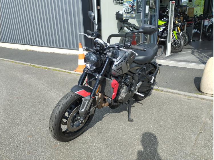 TRIUMPH TRIDENT 660 GRIS A2