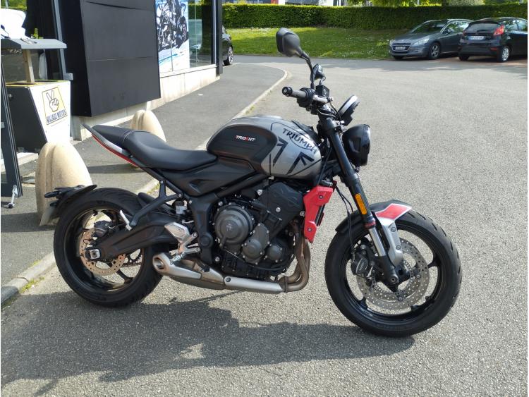 TRIUMPH TRIDENT 660 GRIS A2
