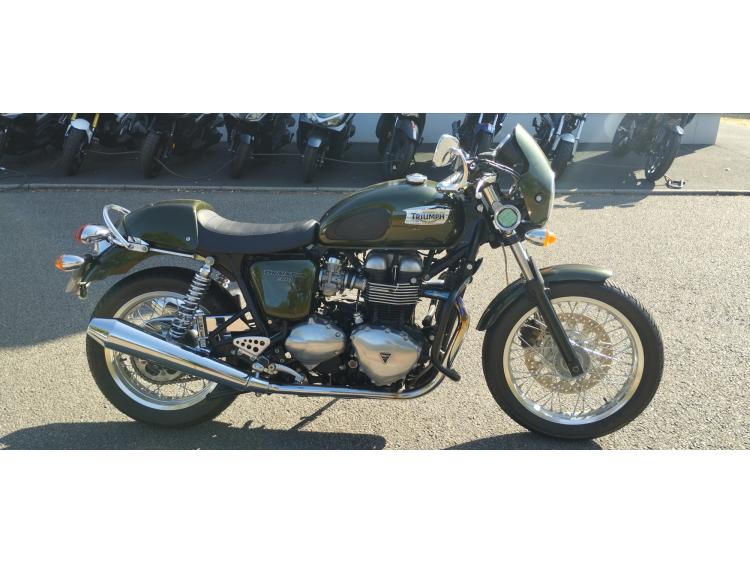 TRIUMPH THRUXTON 900
