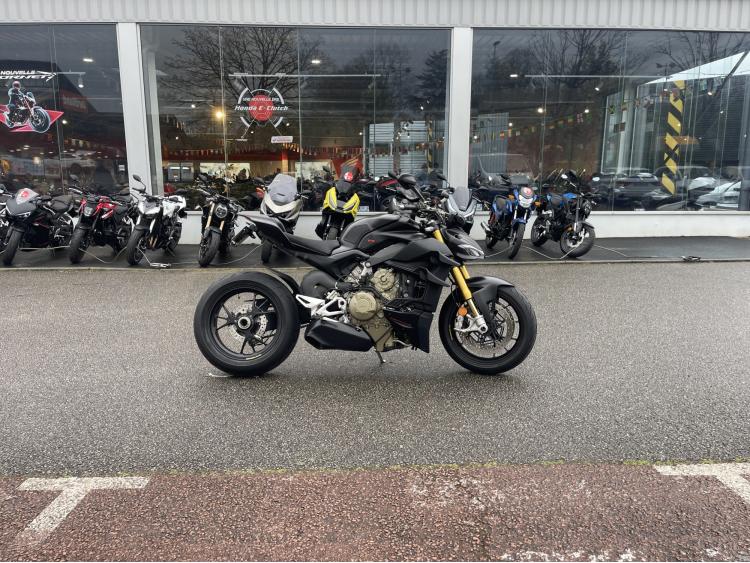 DUCATI STREETFIGHTER V4