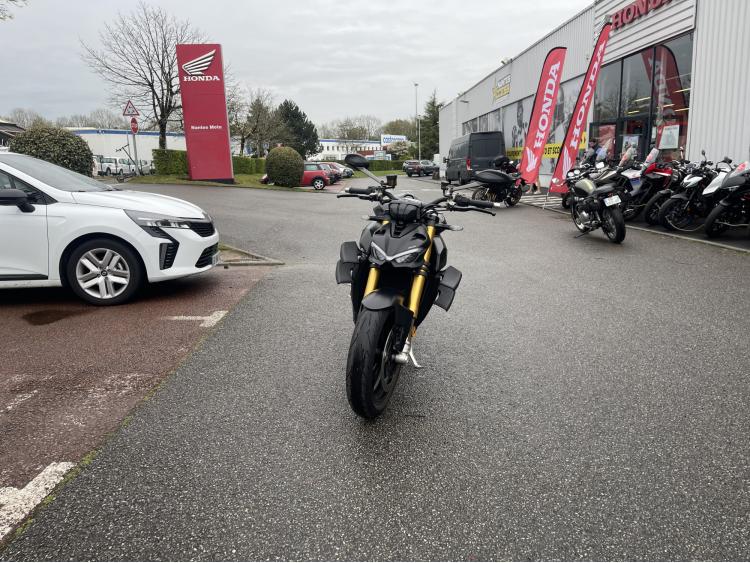 DUCATI STREETFIGHTER V4