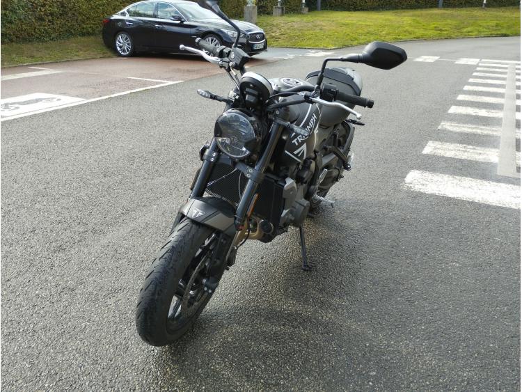 TRIUMPH TRIDENT 660 NOIR MAT FULL