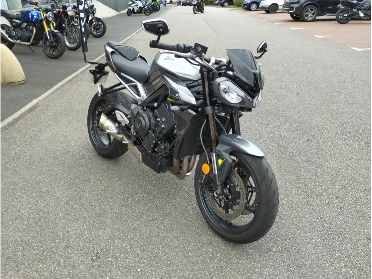TRIUMPH STREET TRIPLE 765 R full 120 cv