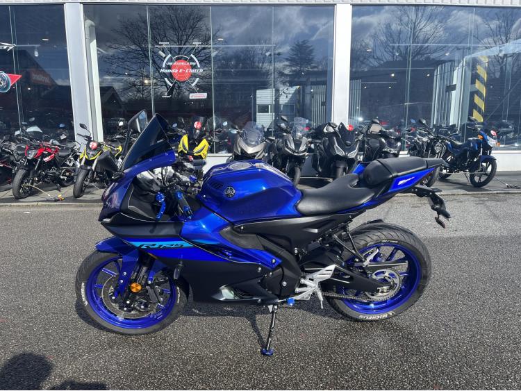 YAMAHA R125 
