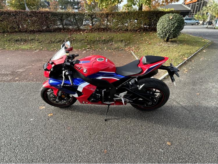 HONDA CBR 1000 RR-R