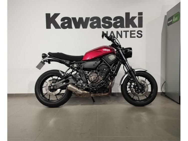 YAMAHA XSR700