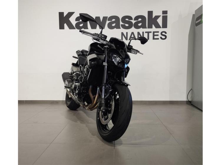KAWASAKI Z900