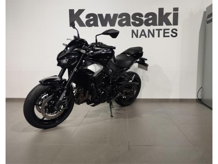 KAWASAKI Z900