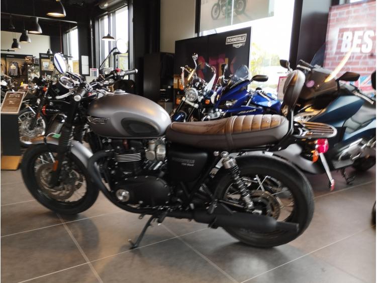 TRIUMPH Bonneville T120 Black grey