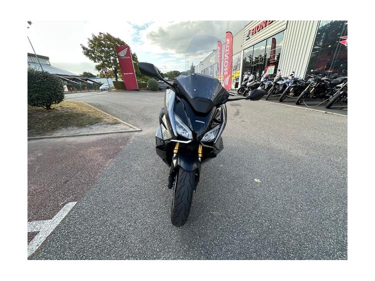 HONDA Forza 750