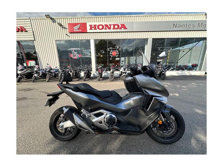 HONDA Forza 750