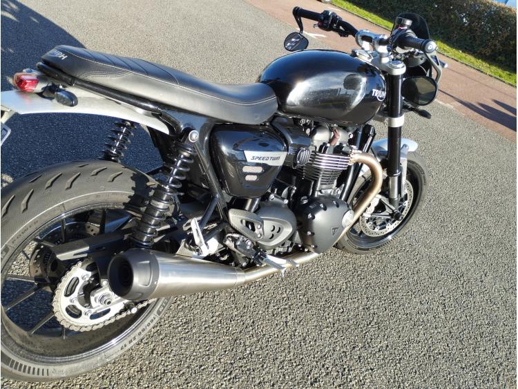 TRIUMPH SPEED TWIN 1200 NOIR MULTI OPTIONS