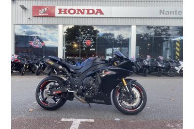 YAMAHA YZF R1