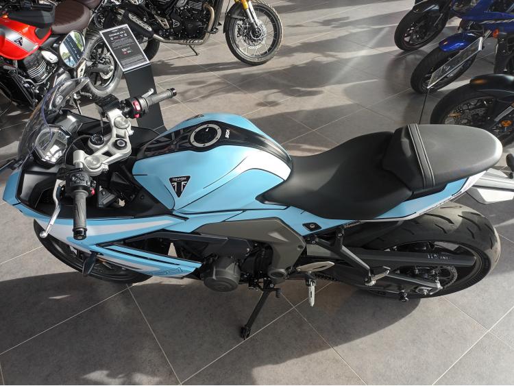 TRIUMPH 	DAYTONA 660