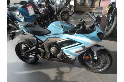 TRIUMPH 	DAYTONA 660