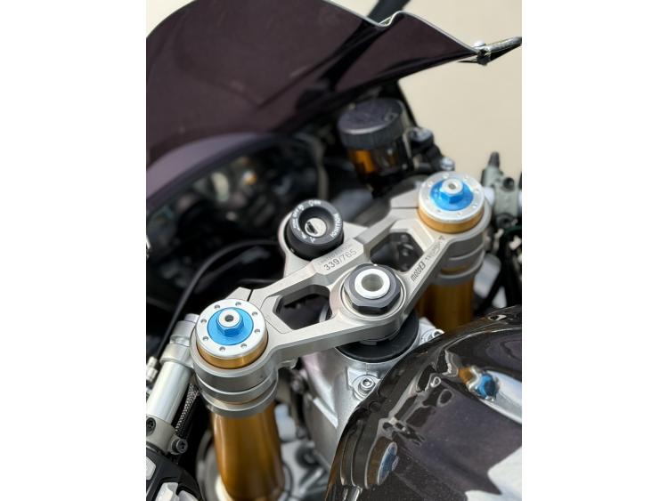 TRIUMPH DAYTONA 765 Moto 2
