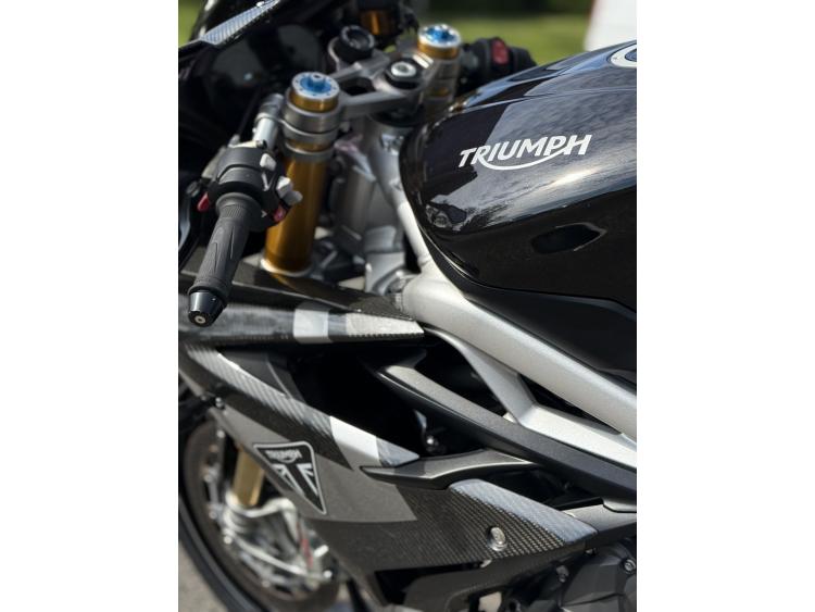 TRIUMPH DAYTONA 765 Moto 2