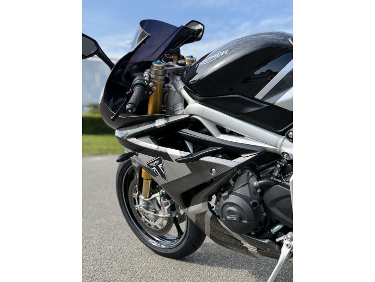 TRIUMPH DAYTONA 765 Moto 2