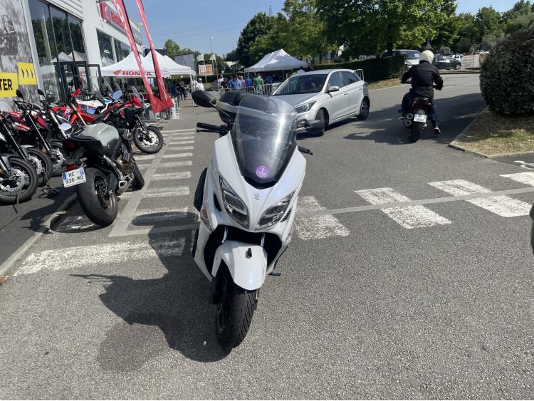 SUZUKI BURGMANN 400
