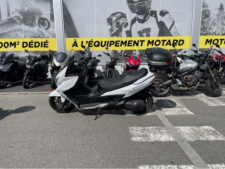 SUZUKI BURGMANN 400