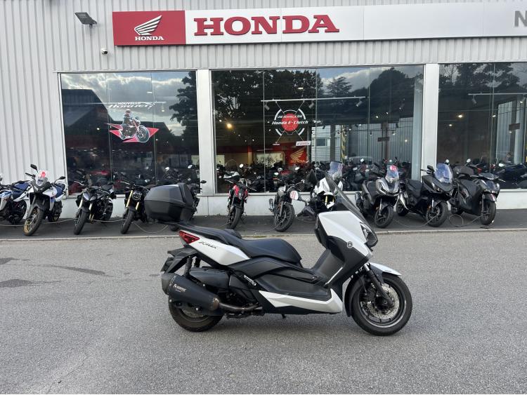 YAMAHA X-MAX 400