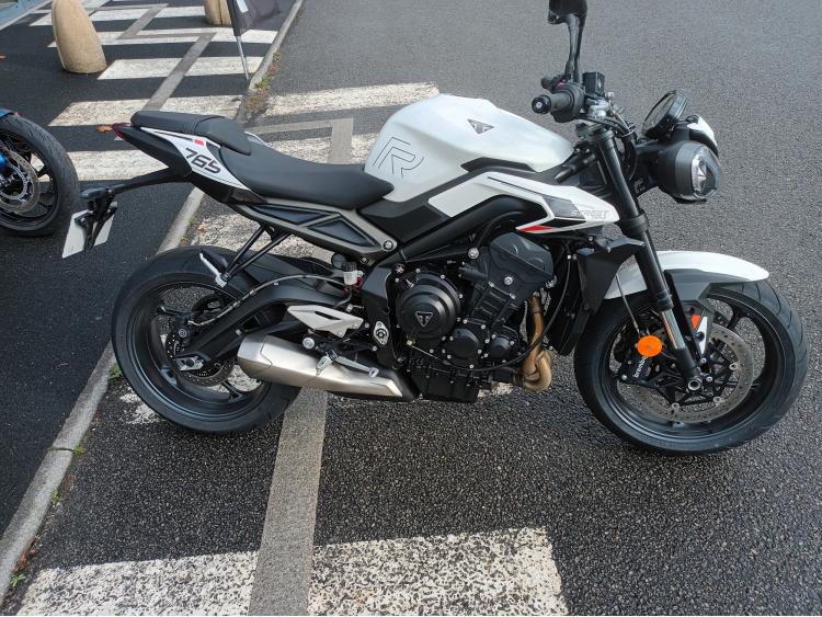 TRIUMPH STREET TRIPLE 765 R a2