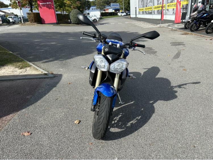 TRIUMPH STREET TRIPLE 675