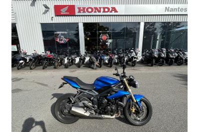 TRIUMPH STREET TRIPLE 675