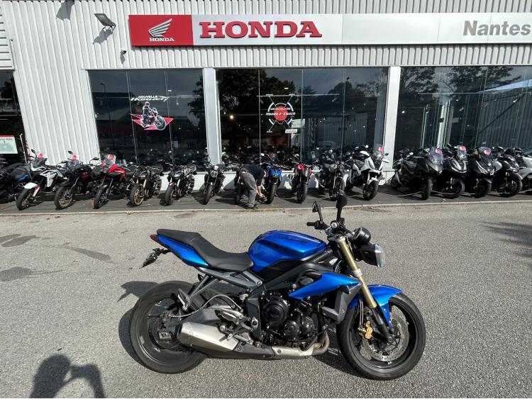 TRIUMPH STREET TRIPLE 675