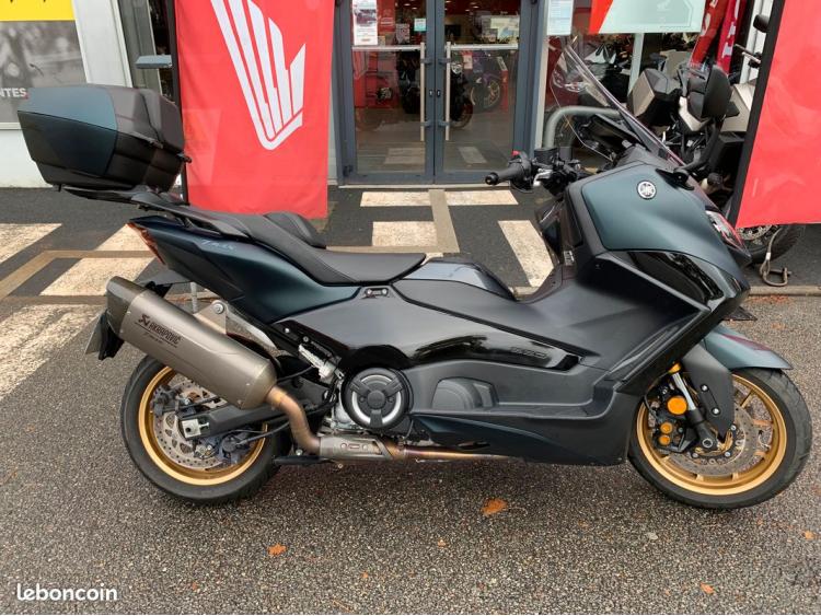 YAMAHA XP560D T-MAX 560 LIGNE AKRAPOVIC TOP CASE