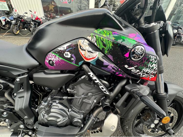 YAMAHA MT-07 + KIT DECO + LIGNE AKRAPOVIC RACING Bridée A2