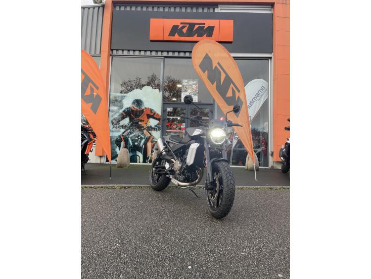 HUSQVARNA SVARTPILEN 801