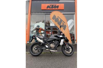 HUSQVARNA SVARTPILEN 801