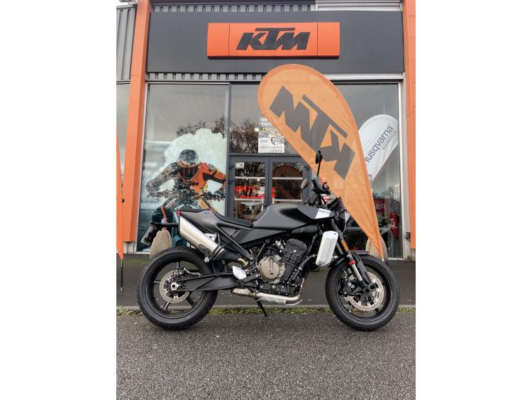 HUSQVARNA SVARTPILEN 801