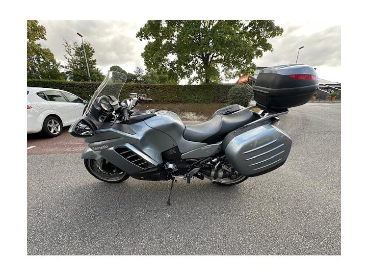 KAWASAKI 1400 GTR