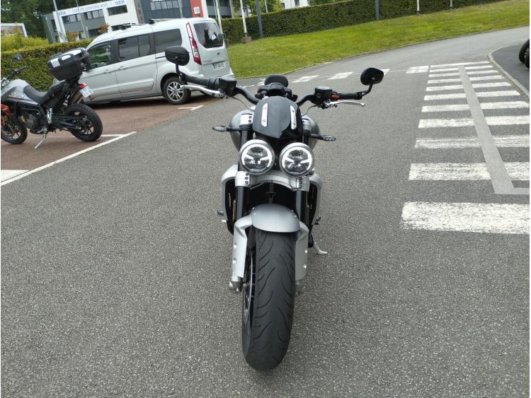 TRIUMPH ROCKET 3 R