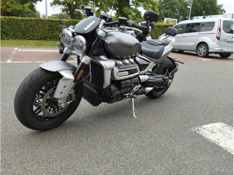 TRIUMPH ROCKET 3 R