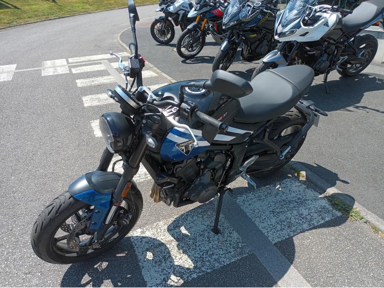 TRIUMPH TRIDENT 660