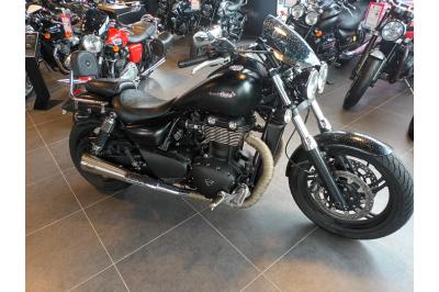 TRIUMPH THUNDERB. STORM