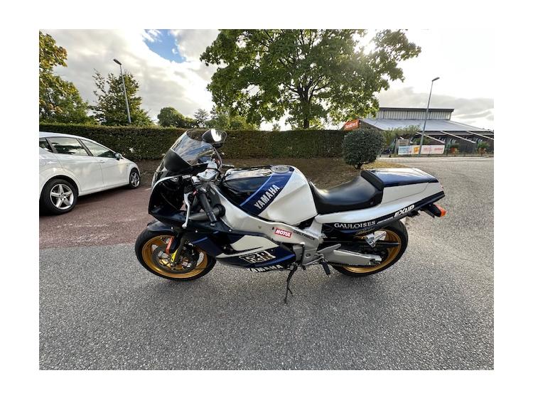YAMAHA FZR 1000