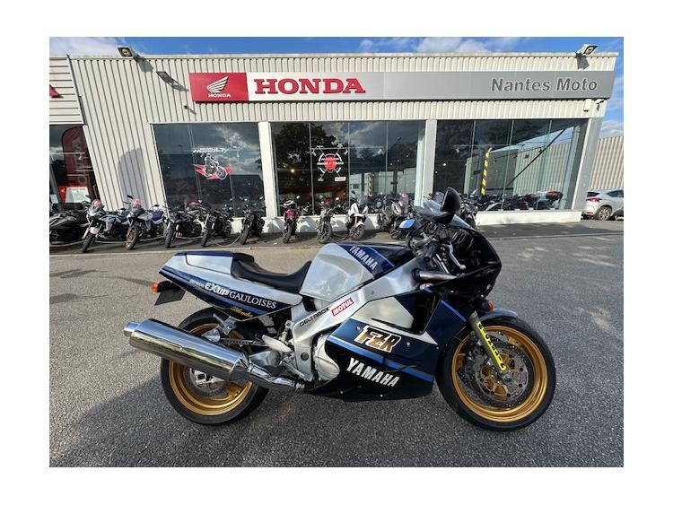 YAMAHA FZR 1000