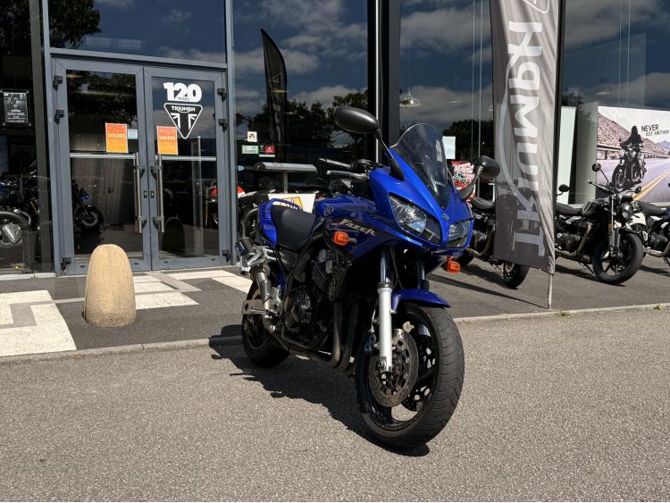 YAMAHA FZS FAZER 600