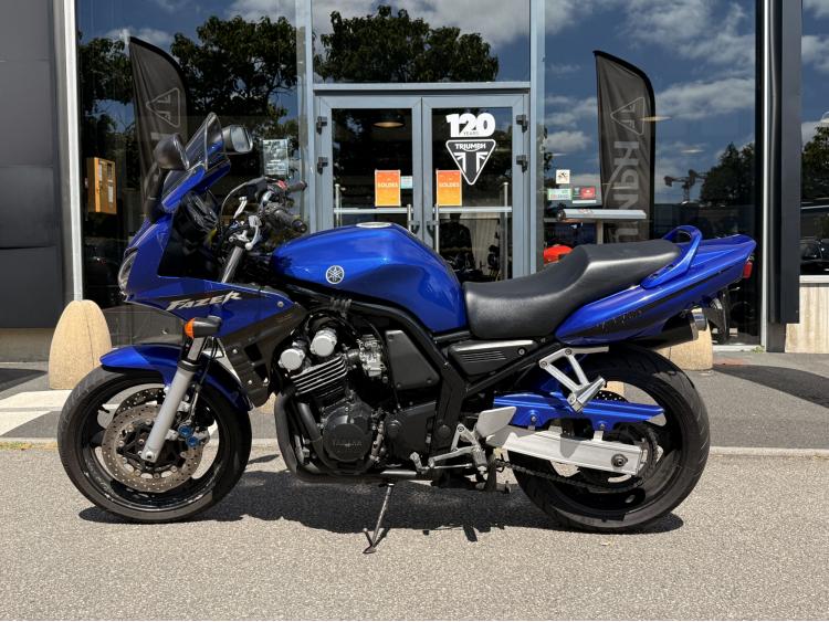 YAMAHA FZS FAZER 600