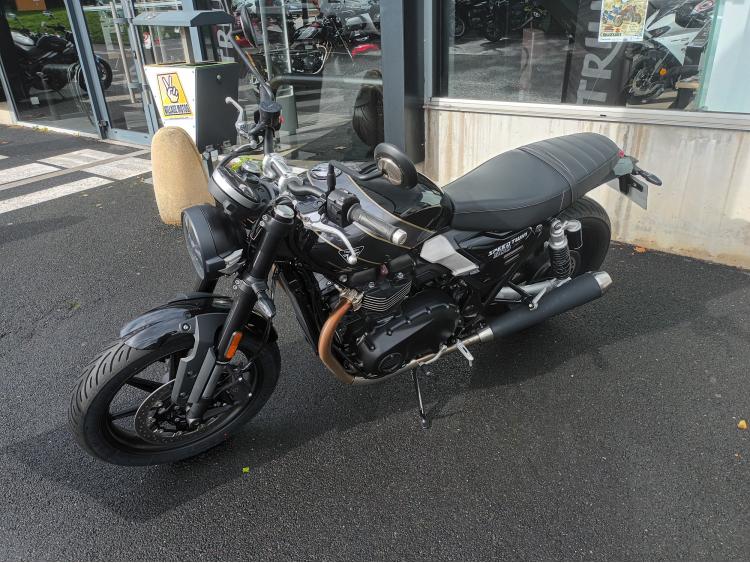 TRIUMPH SPEED TWIN 900