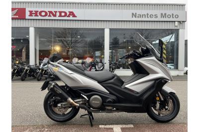 KYMCO AK 550