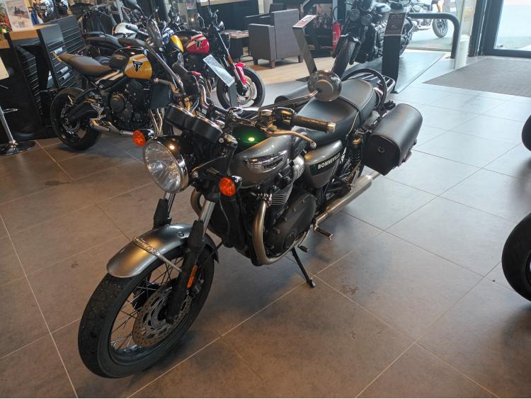 TRIUMPH Bonneville T100 GOLD LINE Edition