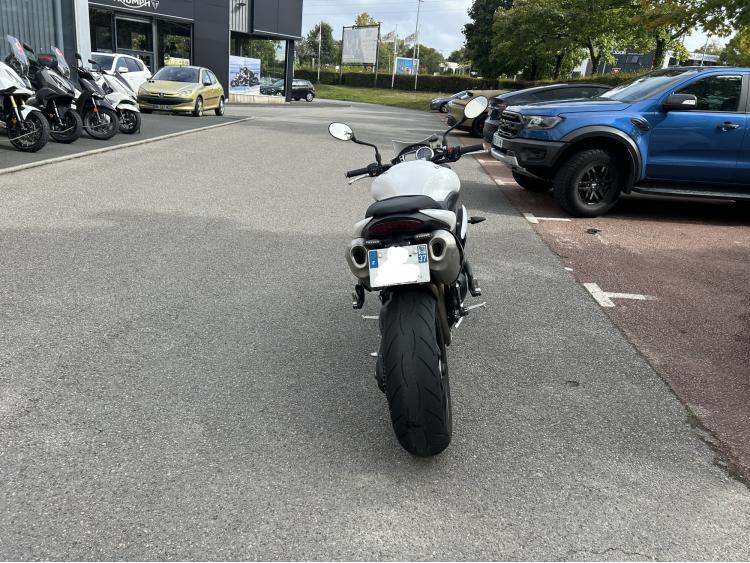 TRIUMPH SPEED TRIPLE