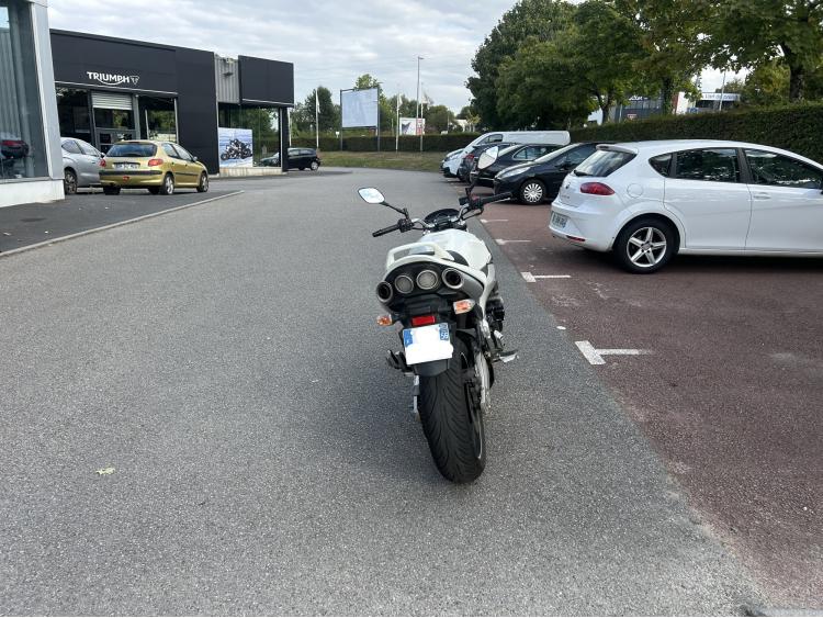 SUZUKI GSR600
