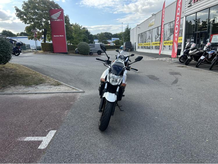 SUZUKI GSR600