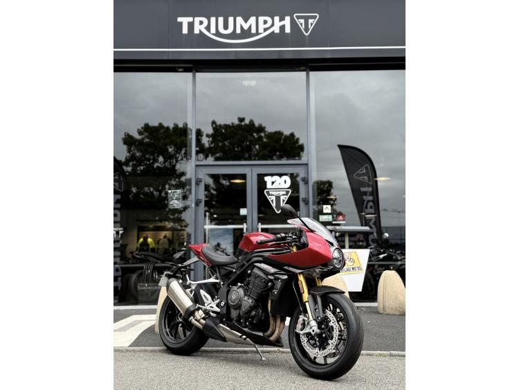 TRIUMPH SPEED TRIPLE 1200 RR